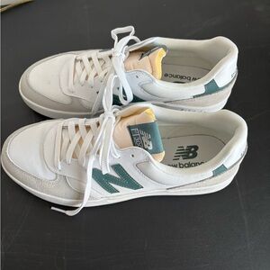 New Balance White and Teal Sneakers